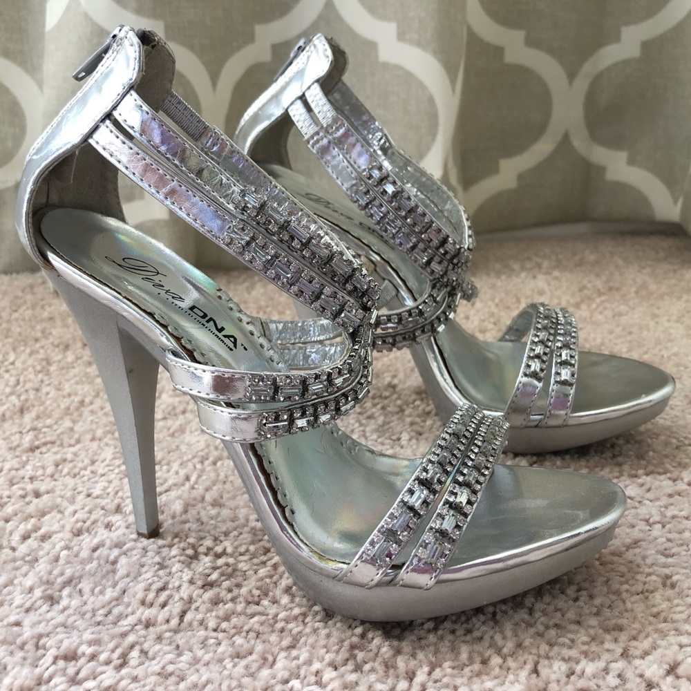 Jeweled heels - Picture 3 of 5